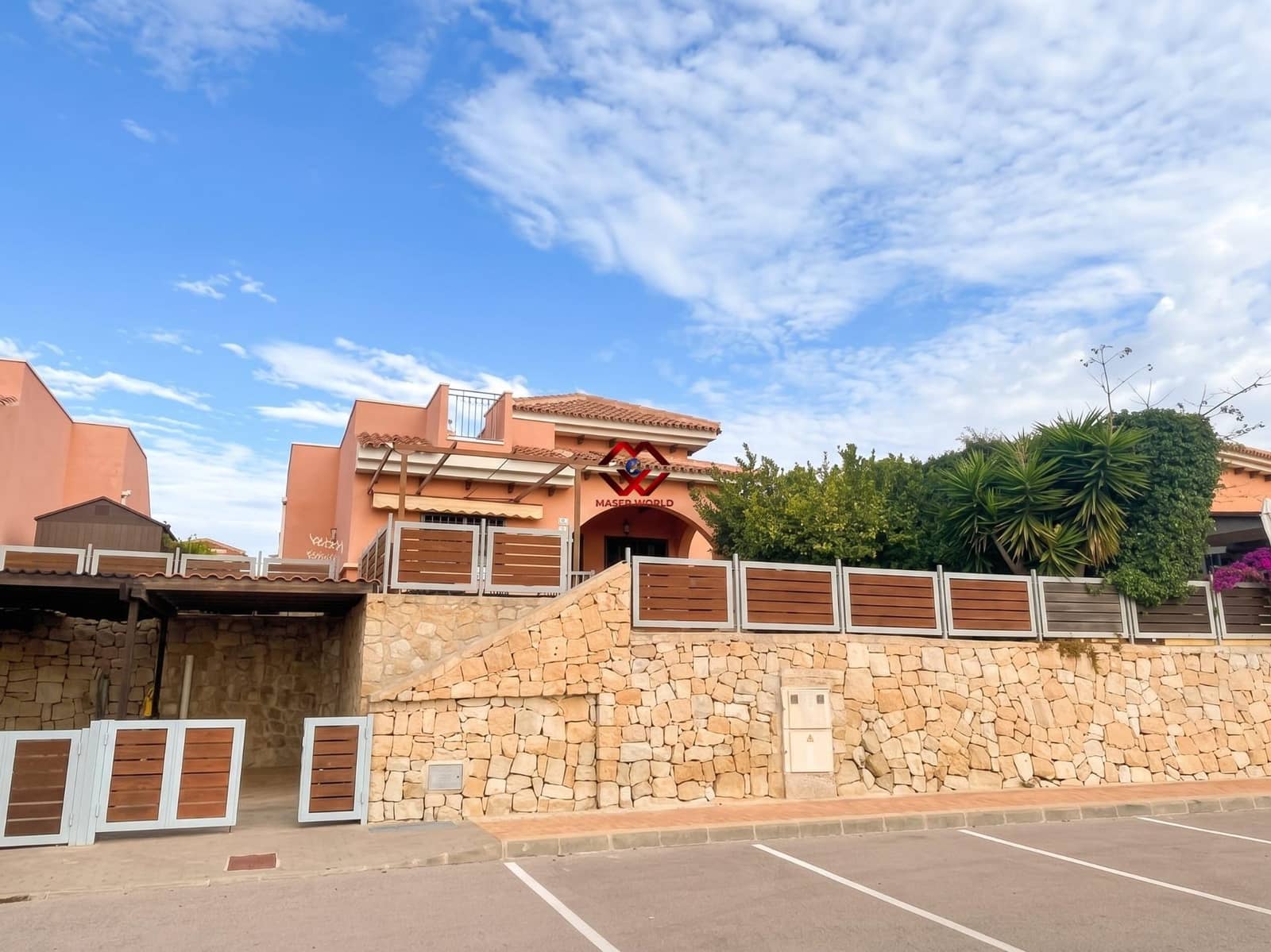 Chalet de 3 habitaciones en Cartagena en venta con piscina garaje - 419.900 € (Ref: 10168721)