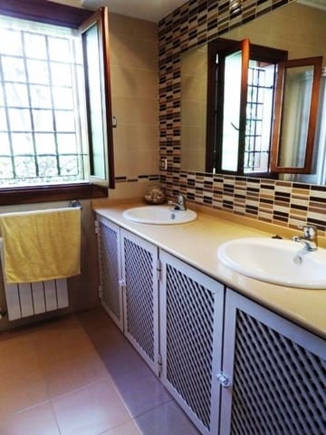 5 slaapkamer Villa te koop in Puerto de Mazarron met zwembad garage - € 589.000 (Ref: 4219860)