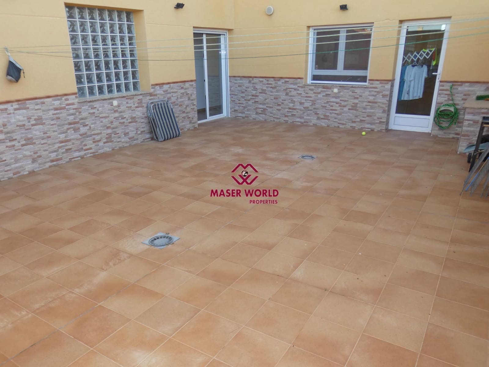 3 slaapkamer Villa te koop in El Pareton met garage - € 255.000 (Ref: 7860429)