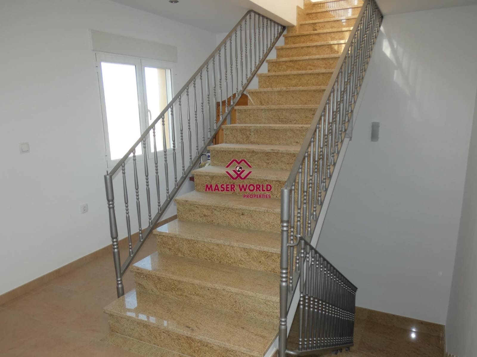 3 slaapkamer Villa te koop in El Pareton met garage - € 255.000 (Ref: 7860429)