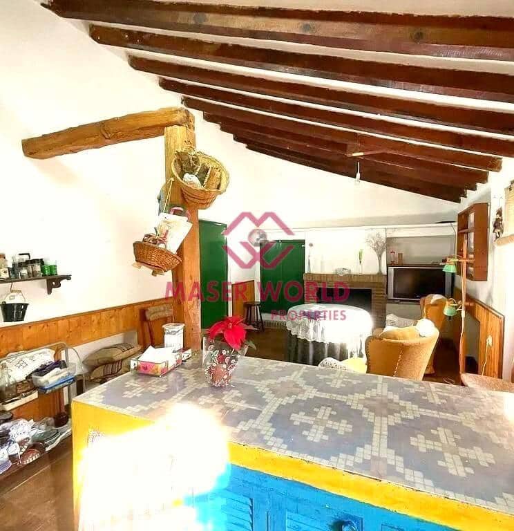 4 soveværelse Finca/Landehus til salg i La Majada med swimmingpool - € 267.000 (Ref: 8131249)