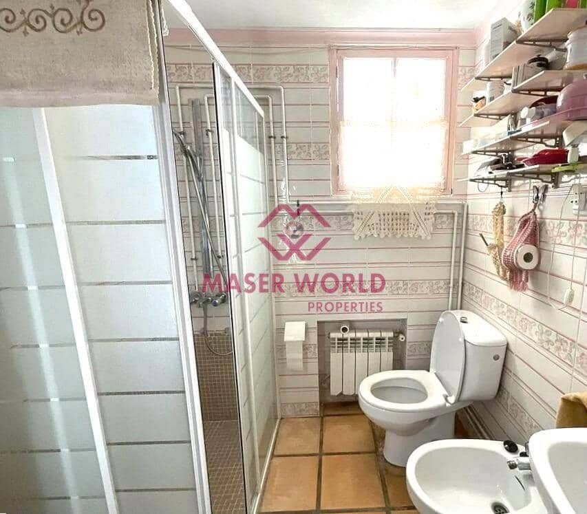 4 soveværelse Finca/Landehus til salg i La Majada med swimmingpool - € 267.000 (Ref: 8131249)