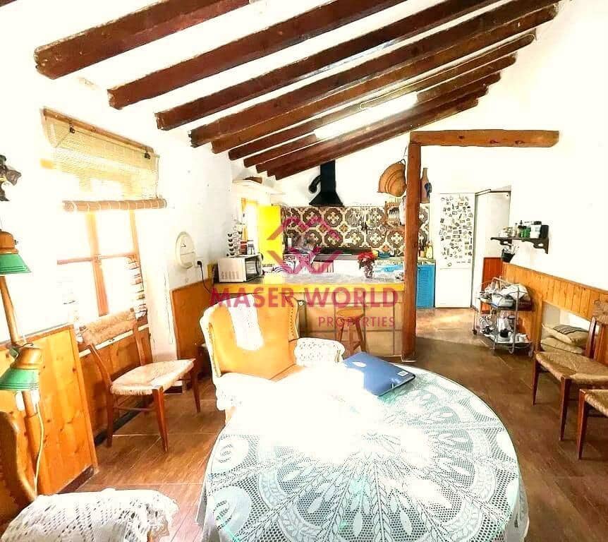 4 soveværelse Finca/Landehus til salg i La Majada med swimmingpool - € 267.000 (Ref: 8131249)