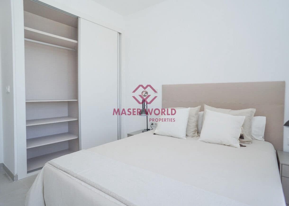 2 quarto Apartamento para venda em Torrevieja com piscina - 285 000 € (Ref: 8253957)