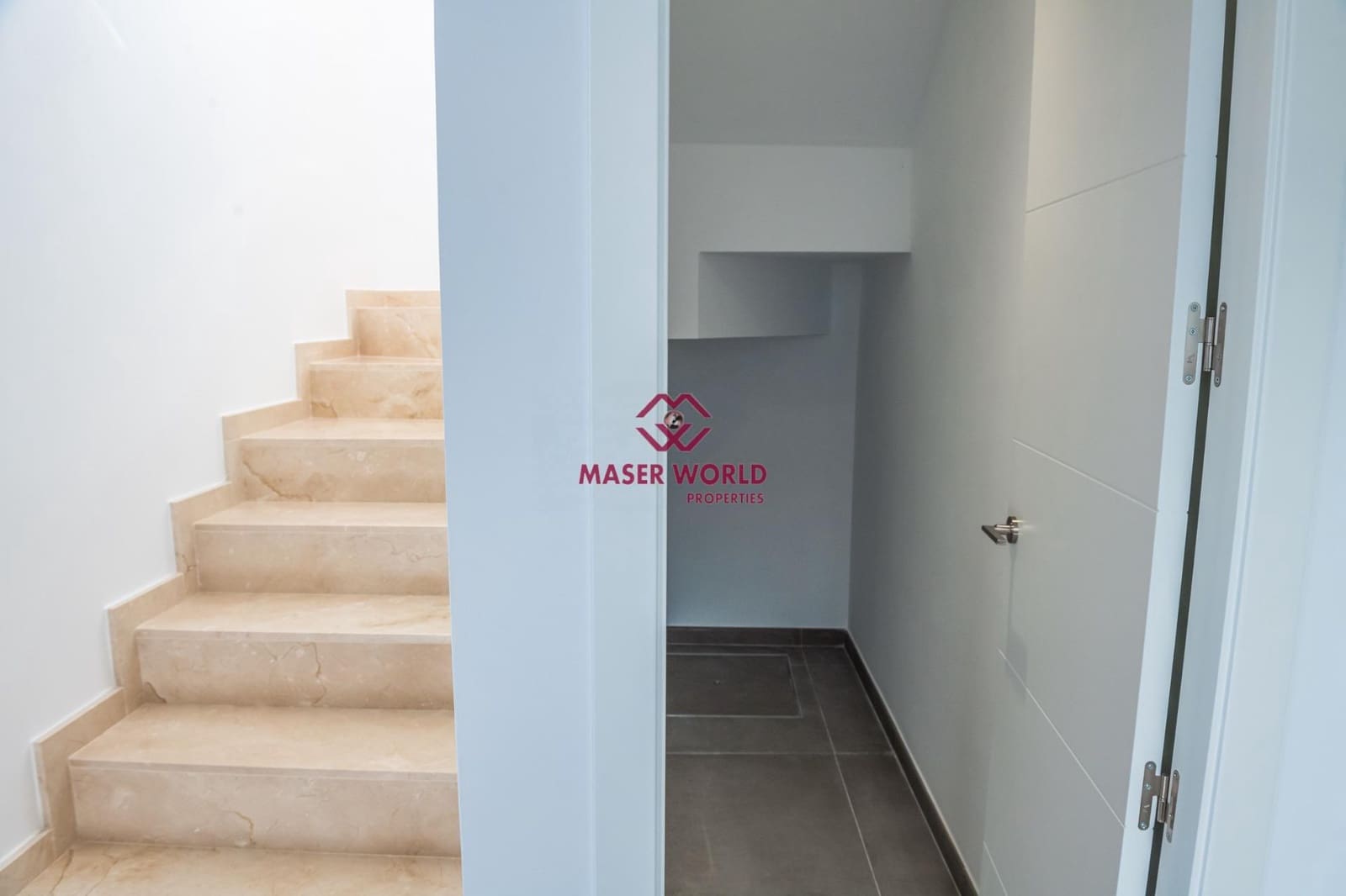 3 Zimmer Villa zu verkaufen in Los Alcazares mit Pool Garage - 445.000 € (Ref: 8377710)