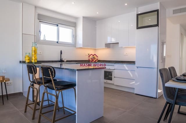 3 Zimmer Villa zu verkaufen in Los Alcázares mit Pool Garage - 445.000 € (Ref: 8377710)