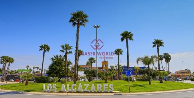 4 chambre Villa/Maison Semi-Mitoyenne à vendre à Los Alcázares avec piscine garage - 390 000 € (Ref: 8377711)