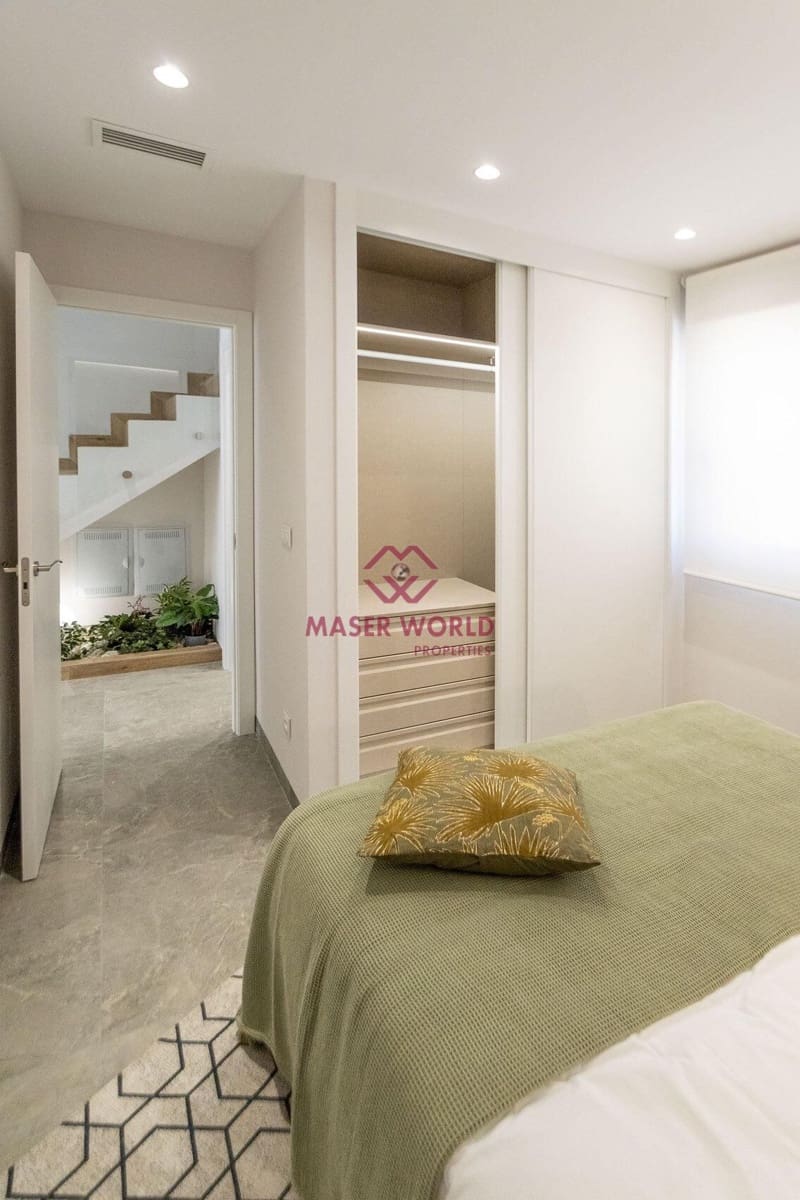 3 bedroom Villa for sale in Pilar de la Horadada with pool - € 474,900 (Ref: 8398481)