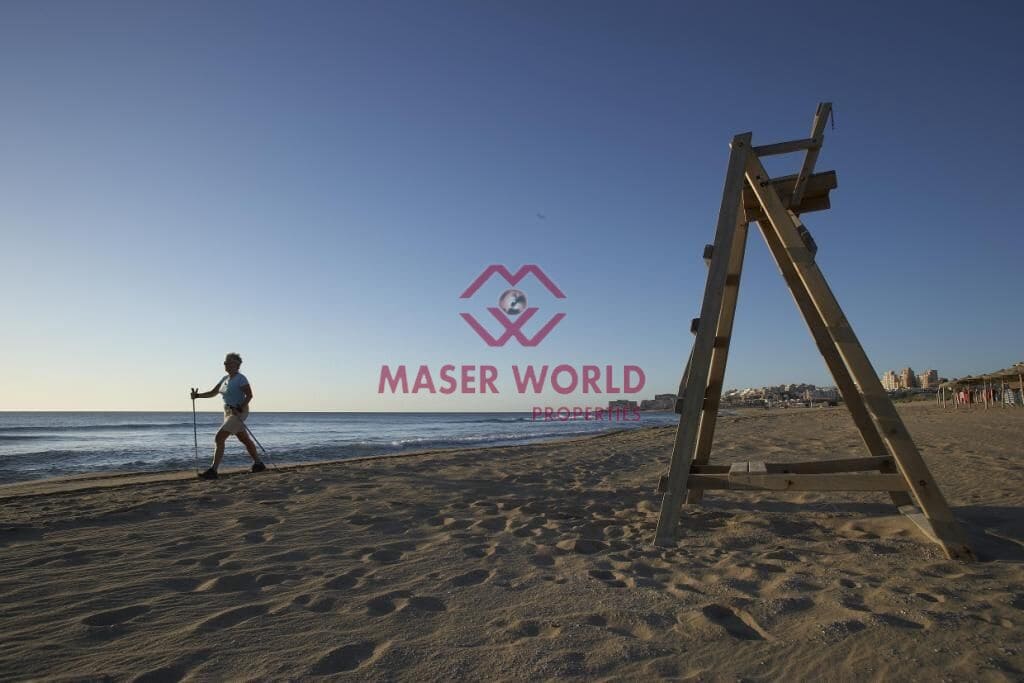 3 sypialnia Willa na sprzedaż w Torrevieja z basenem - 595 000 € (Ref: 8792685)