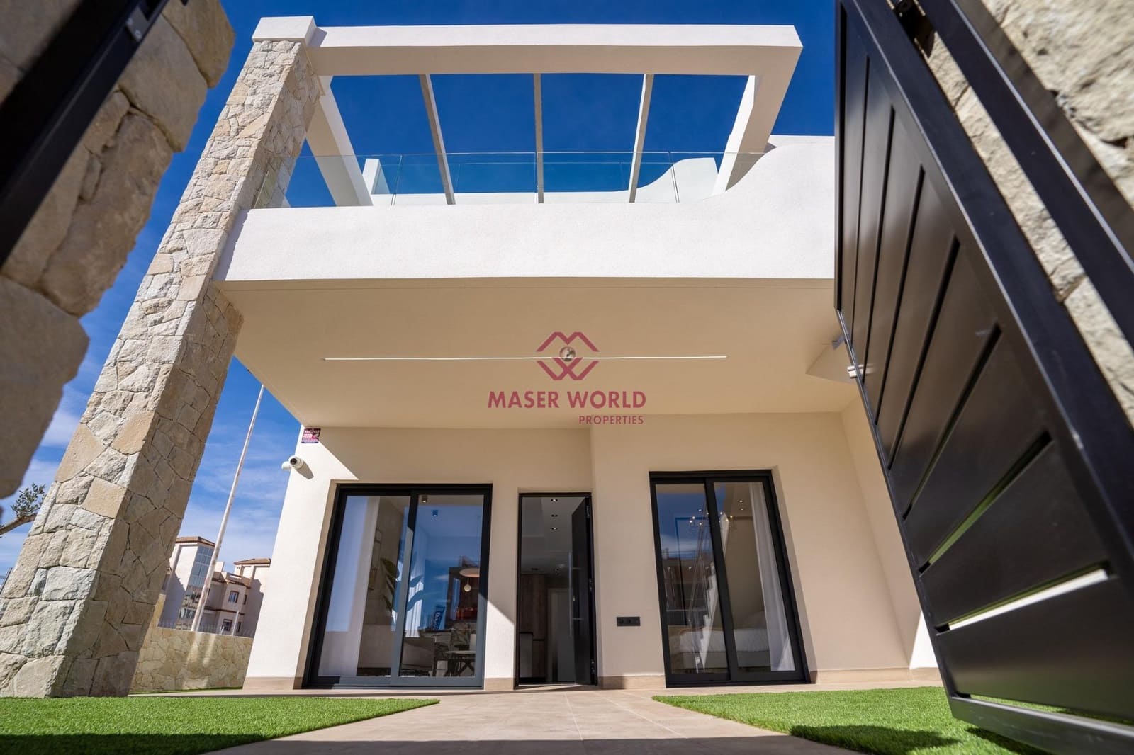 3 bedroom Bungalow for sale in Pilar de la Horadada with pool - € 305,000 (Ref: 8792692)