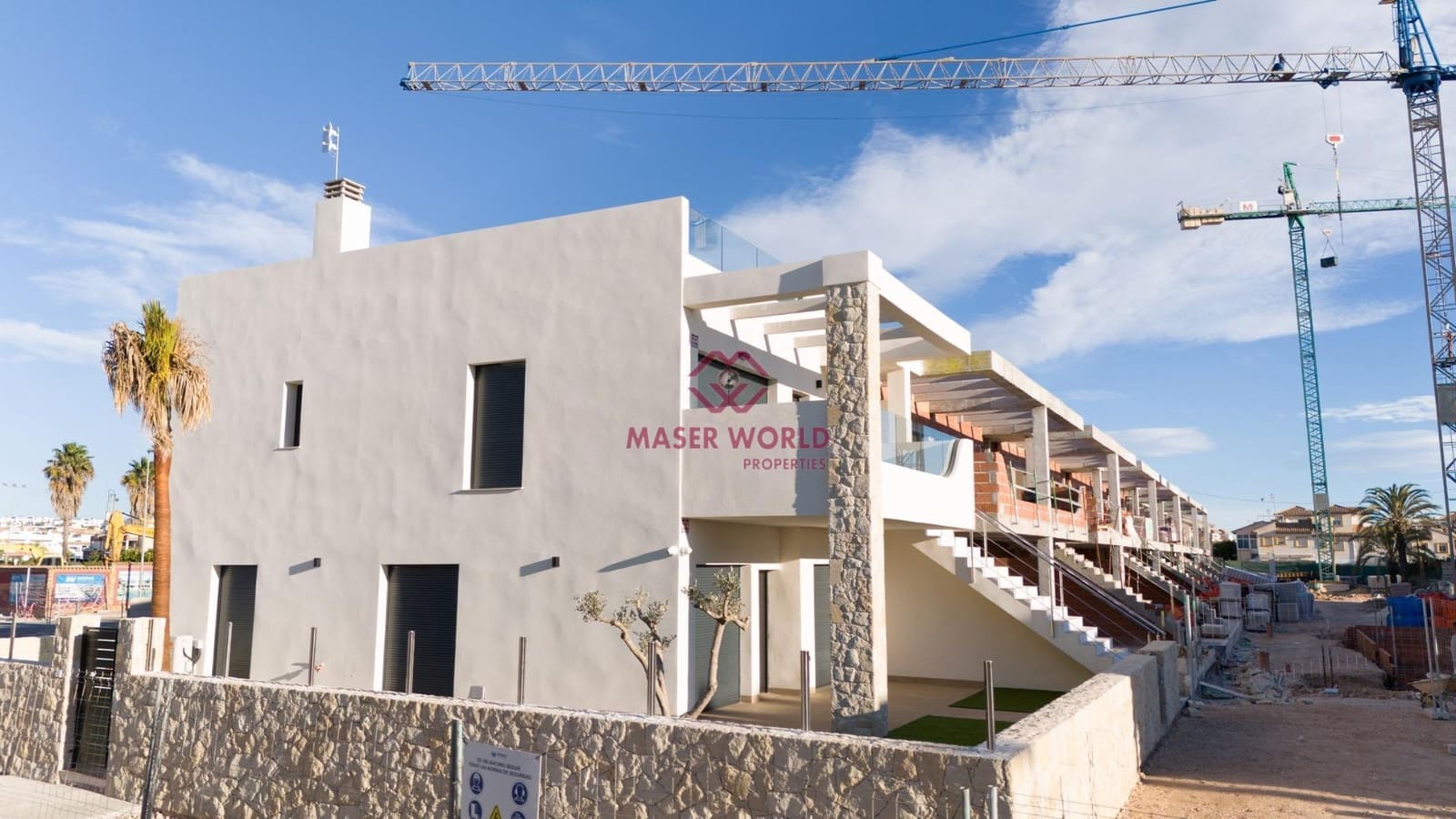 3 bedroom Bungalow for sale in Pilar de la Horadada with pool - € 305,000 (Ref: 8792692)