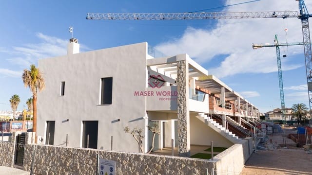 3 bedroom Bungalow for sale in Pilar de la Horadada with pool - € 340,000 (Ref: 8792692)