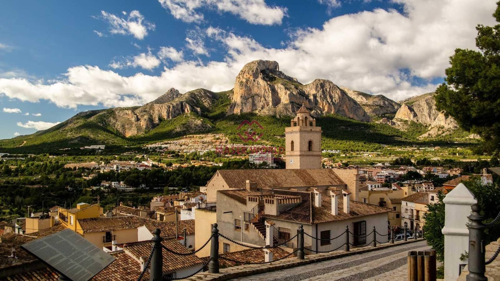 3 bedroom Villa for sale in Polop with pool - € 598,000 (Ref: 8836718)