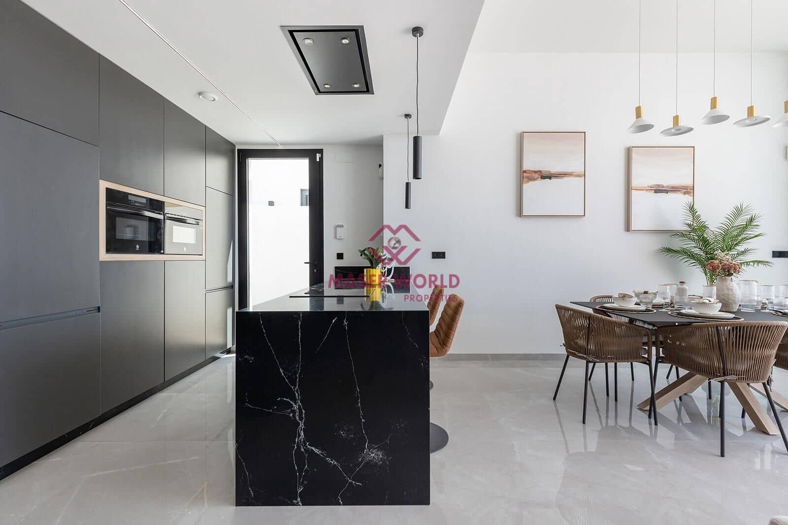 3 sypialnia Willa na sprzedaż w Torrevieja z basenem - 700 000 € (Ref: 8836732)