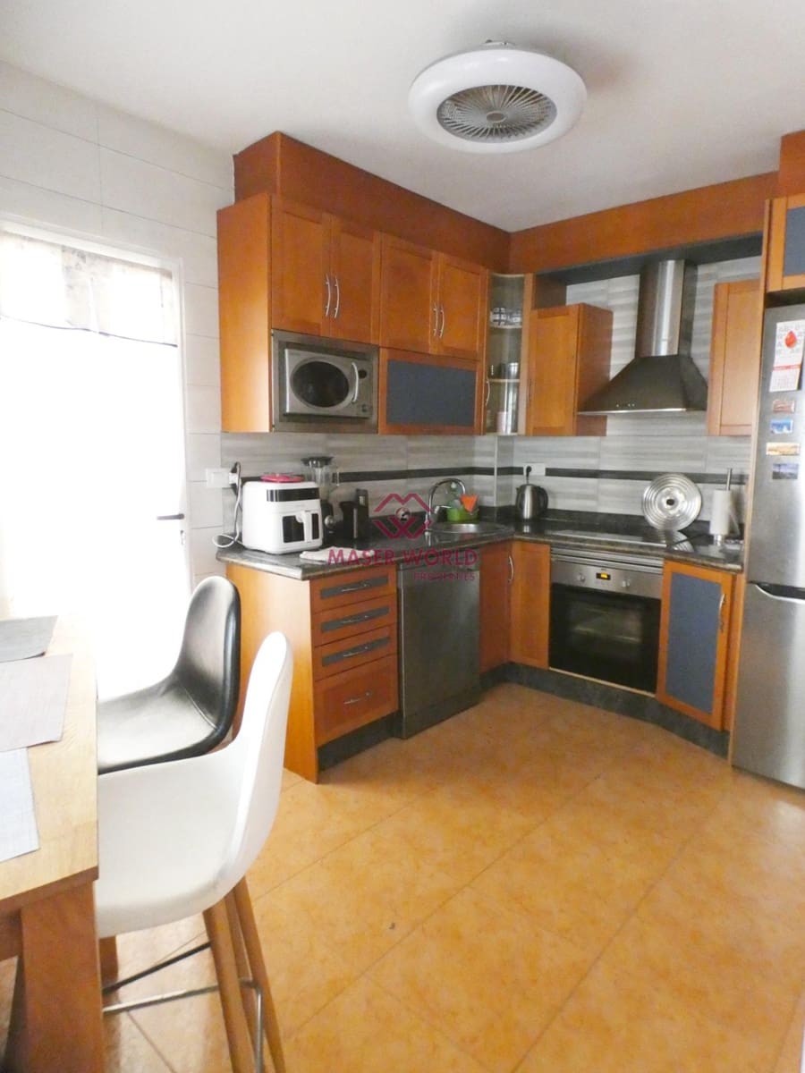 4 soverom Leilighet til salgs i Puerto de Mazarron med svømmebasseng - € 299 000 (Ref: 9017382)