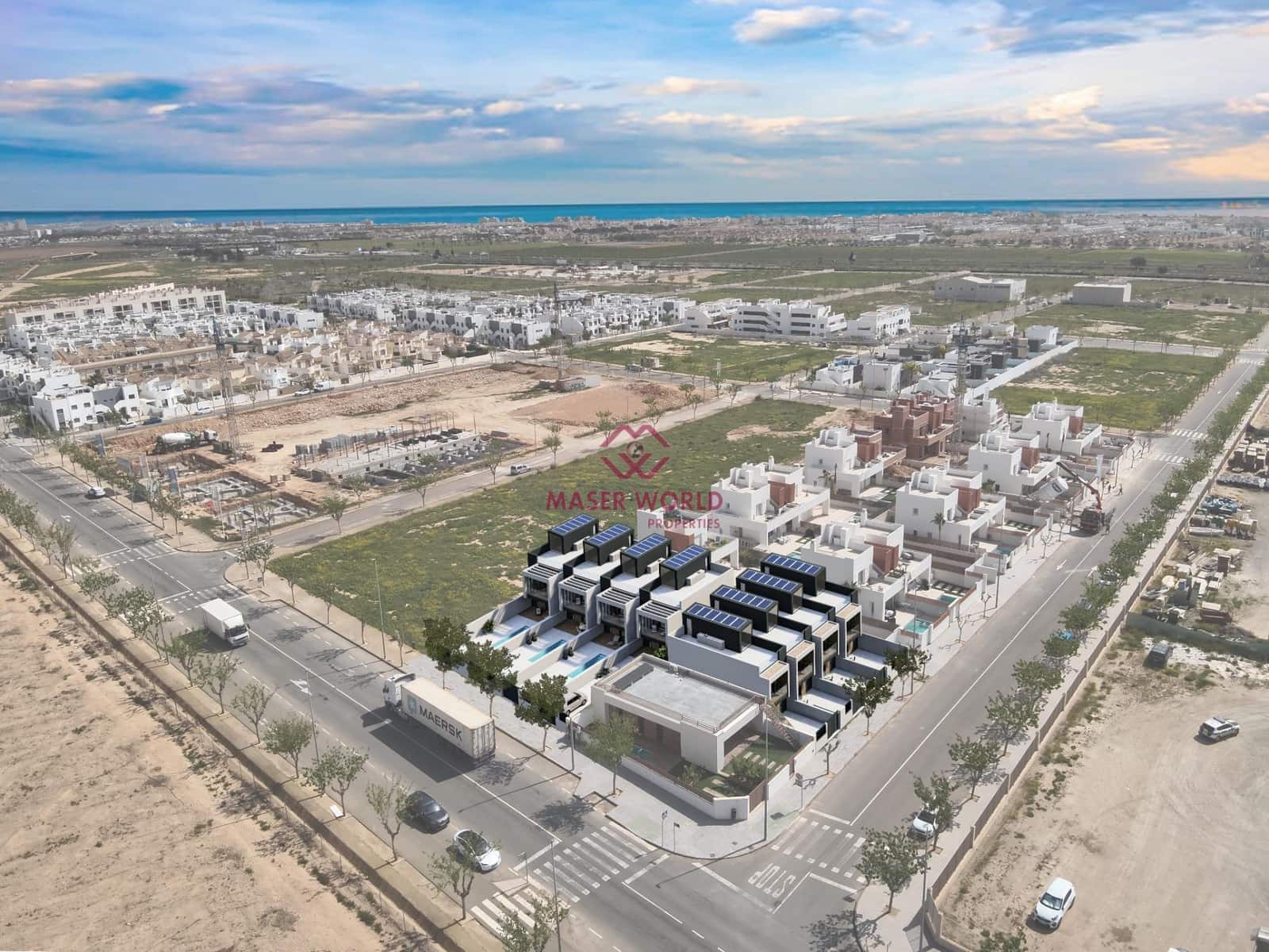 3 soveværelse Rækkehus til salg i Pilar de la Horadada med swimmingpool - € 385.000 (Ref: 9089665)