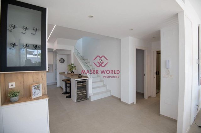 3 soverom Rekkehus til salgs i Santiago de la Ribera, San Javier med svømmebasseng garasje - € 595 000 (Ref: 9089667)