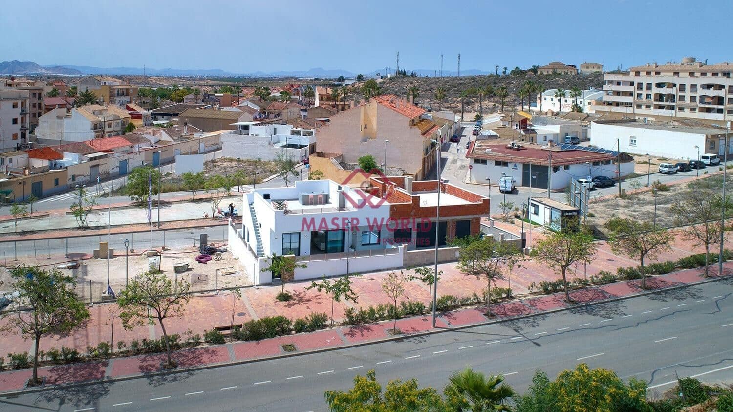 3 soverom Kjedet enebolig til salgs i Sucina med svømmebasseng - € 359 900 (Ref: 9116671)