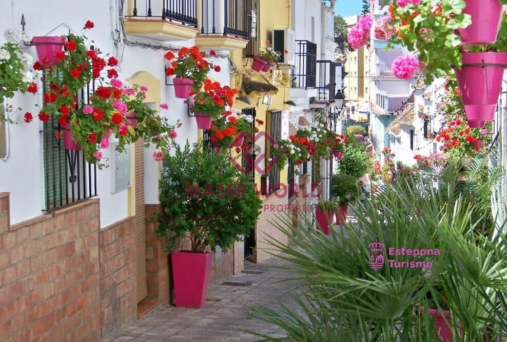 Ático de 2 habitaciones en Estepona en venta con piscina garaje - 524.000 € (Ref: 9186798)