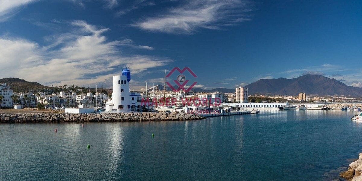 4 soverom Villa til salgs i Manilva med svømmebasseng - € 960 000 (Ref: 9190999)