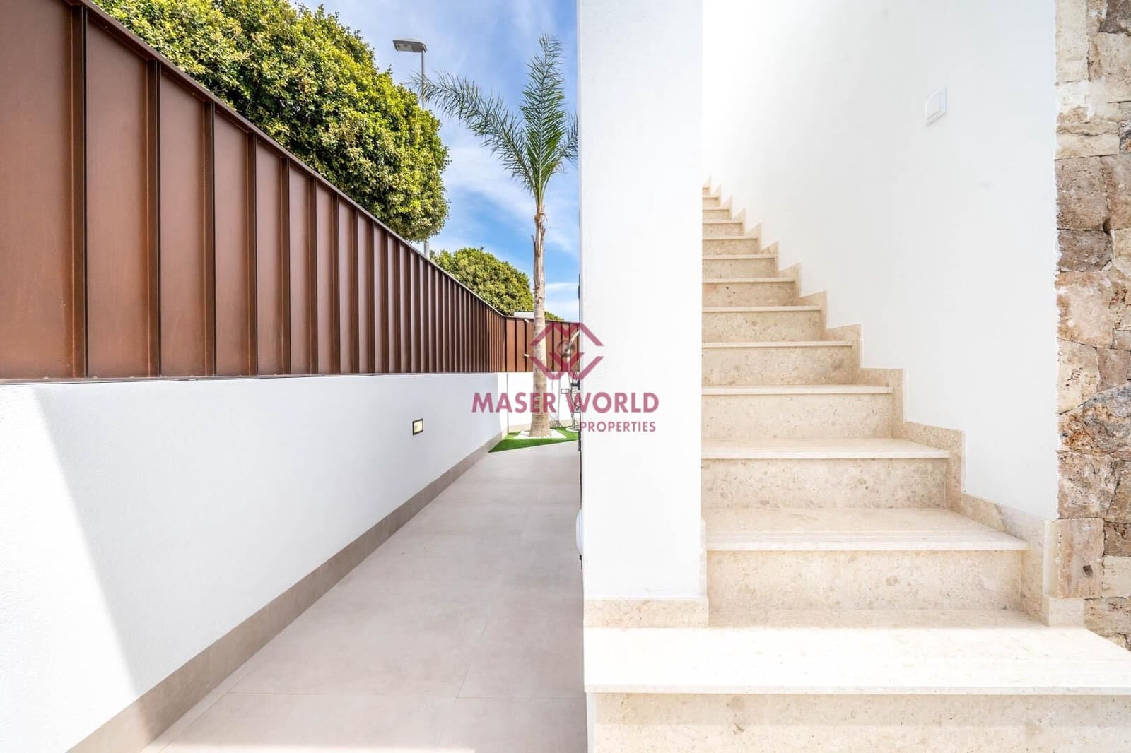 3 sovrum Villa till salu i Roldan med pool - 379 950 € (Ref: 9192206)