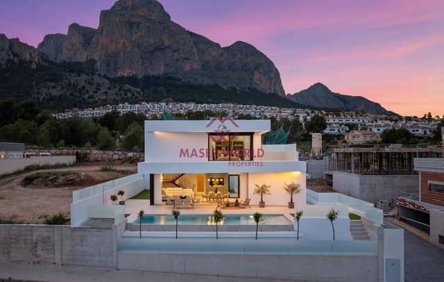 Chalet de 4 habitaciones en Polop en venta con piscina garaje - 725.000 € (Ref: 9192224)