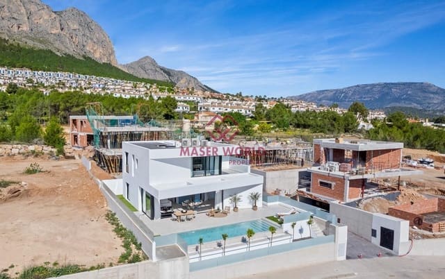 Chalet de 4 habitaciones en Polop en venta con piscina garaje - 725.000 € (Ref: 9192224)