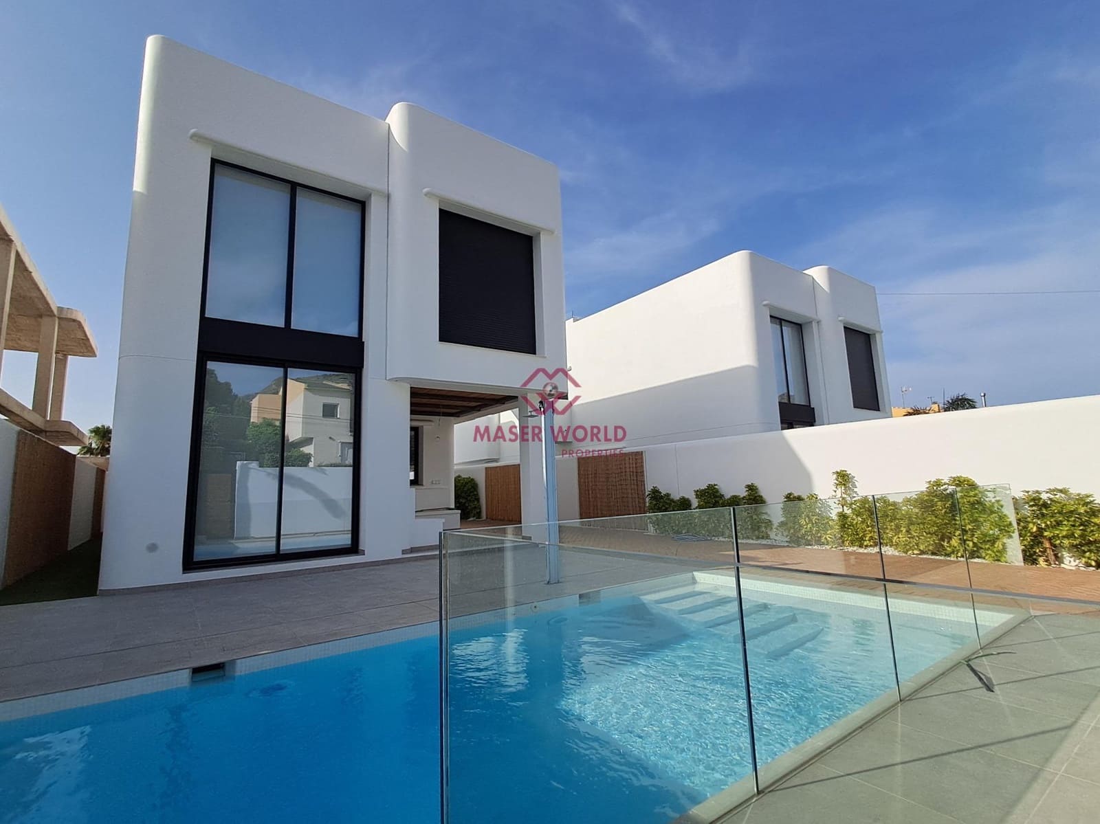 4 bedroom Villa for sale in Alfaz del Pi / L'Alfas del Pi with pool - € 875,000 (Ref: 9192246)