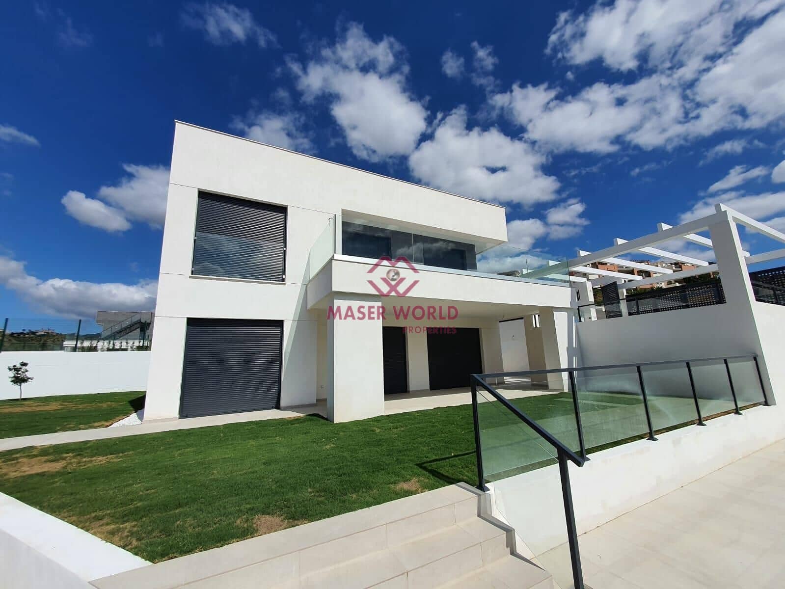 4 soverom Villa til salgs i La Duquesa / Puerto de la Duquesa med svømmebasseng - € 730 000 (Ref: 9193701)