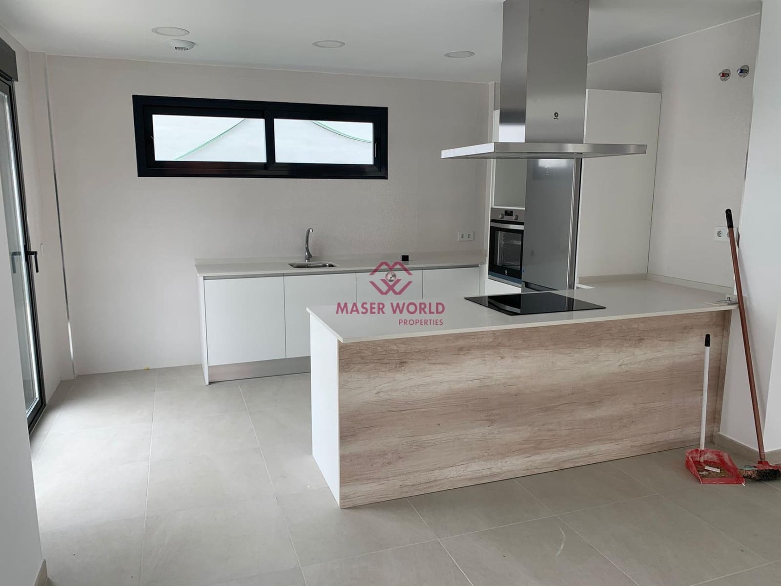 4 soverom Villa til salgs i La Duquesa / Puerto de la Duquesa med svømmebasseng - € 730 000 (Ref: 9193701)