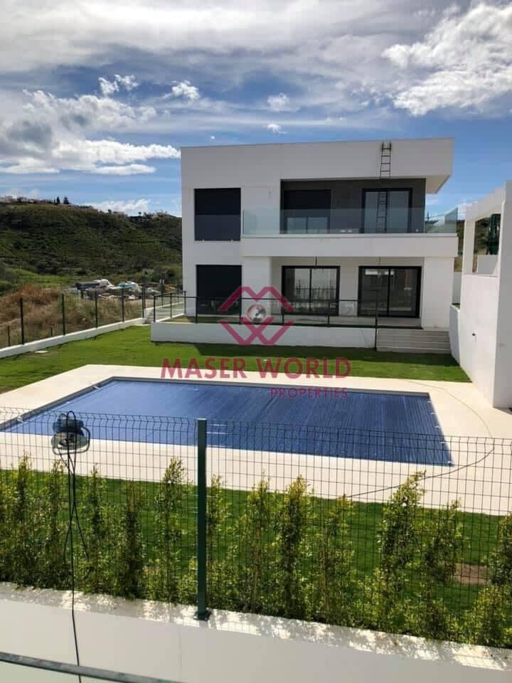 4 soverom Villa til salgs i La Duquesa / Puerto de la Duquesa med svømmebasseng - € 730 000 (Ref: 9193701)