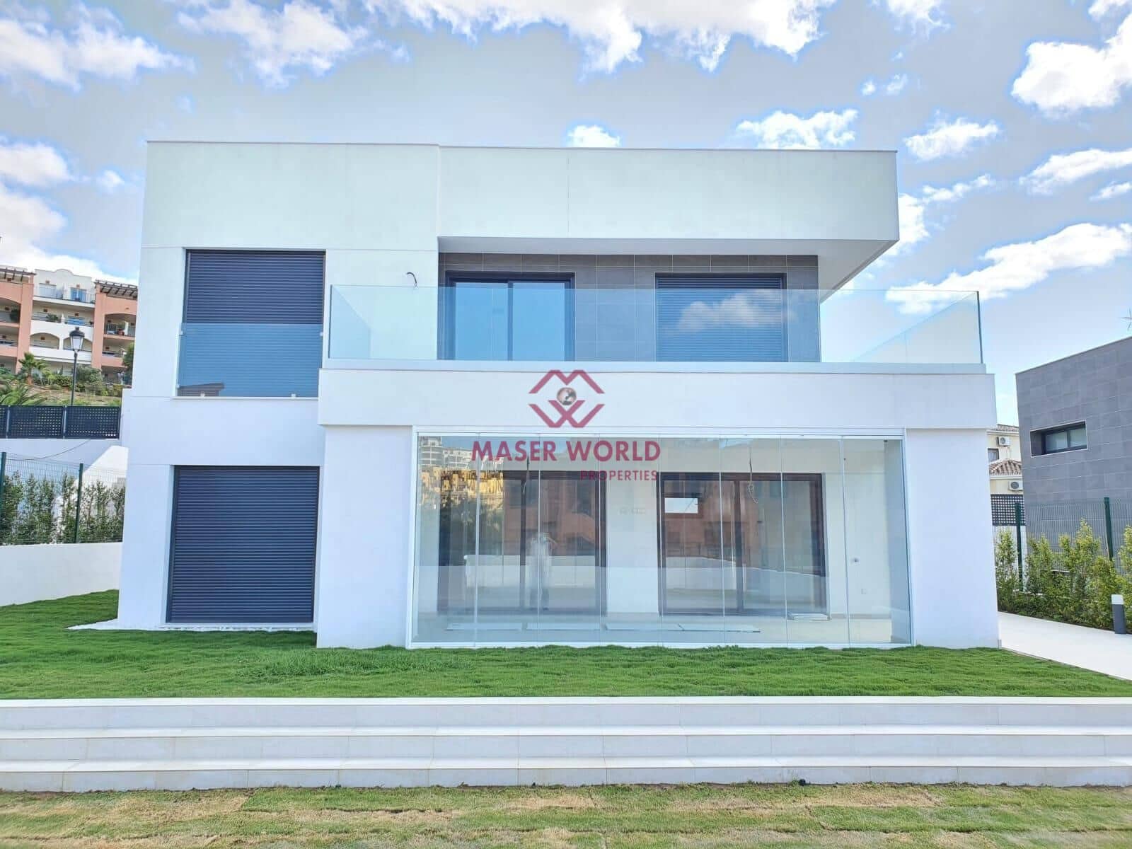 4 soverom Villa til salgs i La Duquesa / Puerto de la Duquesa med svømmebasseng - € 730 000 (Ref: 9193701)