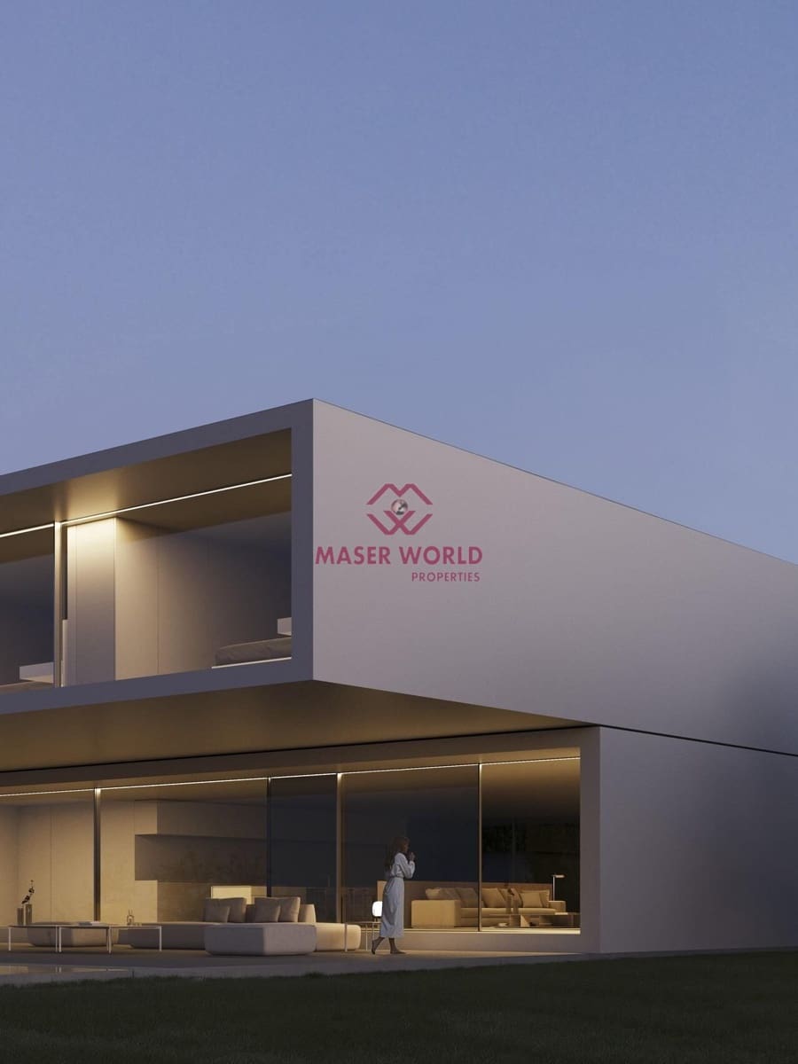 4 bedroom Villa for sale in Estepona with pool - € 2,000,000 (Ref: 9206727)