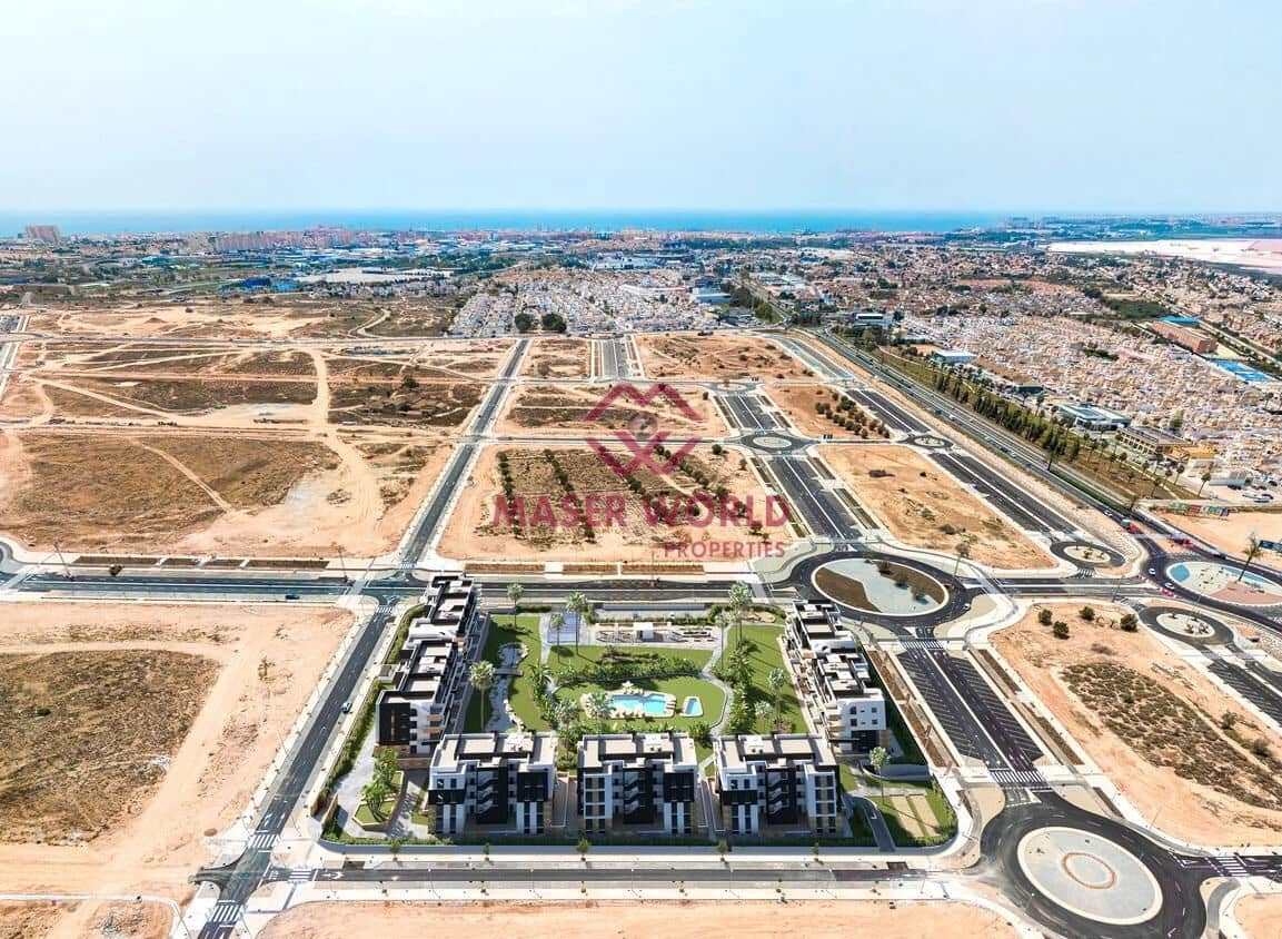 2 slaapkamer Penthouse te koop in Torrevieja met zwembad - € 325.000 (Ref: 9243286)