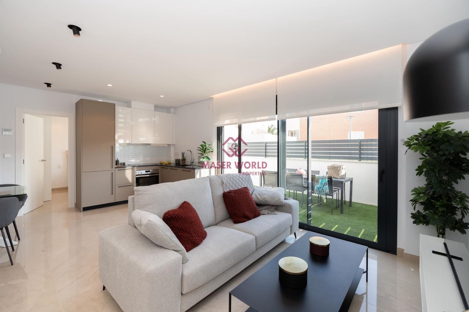 3 sovrum Radhus till salu i Gran Alacant med pool - 350 000 € (Ref: 9343277)