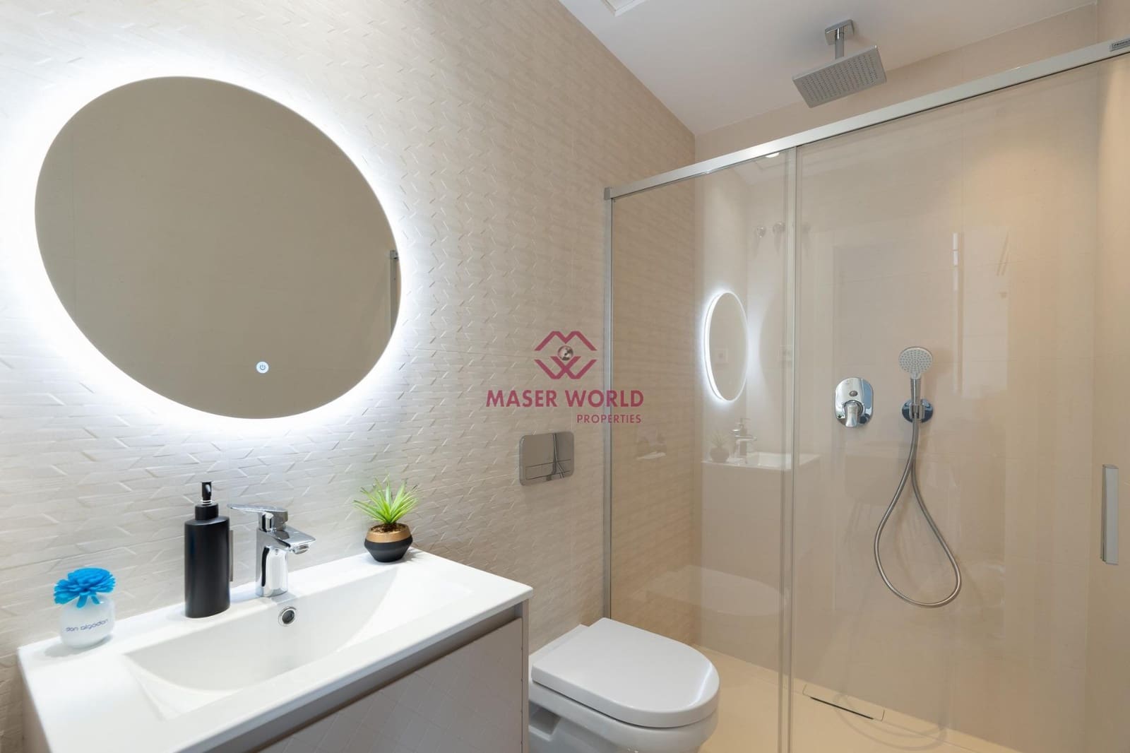 3 sovrum Radhus till salu i Gran Alacant med pool - 350 000 € (Ref: 9343277)