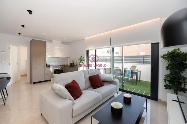 3 soverom Kjedet enebolig til salgs i El Pinet, Elche / Elx med svømmebasseng - € 459 000 (Ref: 9343278)