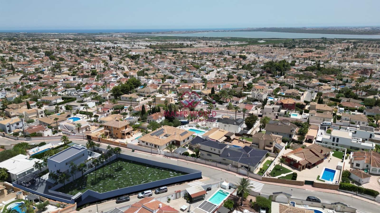 3 soverom Villa til salgs i Ciudad Quesada med svømmebasseng garasje - € 1 050 000 (Ref: 9343279)