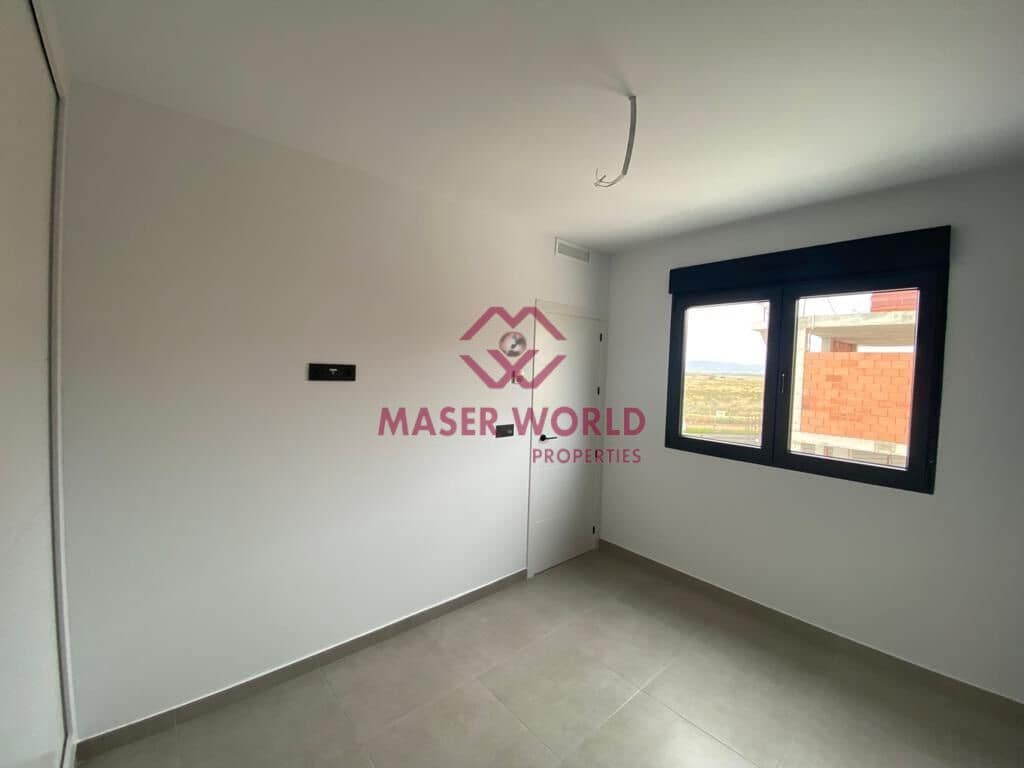 3 sypialnia Willa na sprzedaż w Los Alcazares z basenem garażem - 349 900 € (Ref: 9347236)