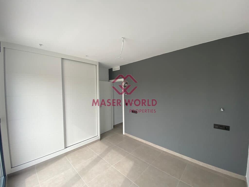 3 sypialnia Willa na sprzedaż w Los Alcazares z basenem garażem - 349 900 € (Ref: 9347236)