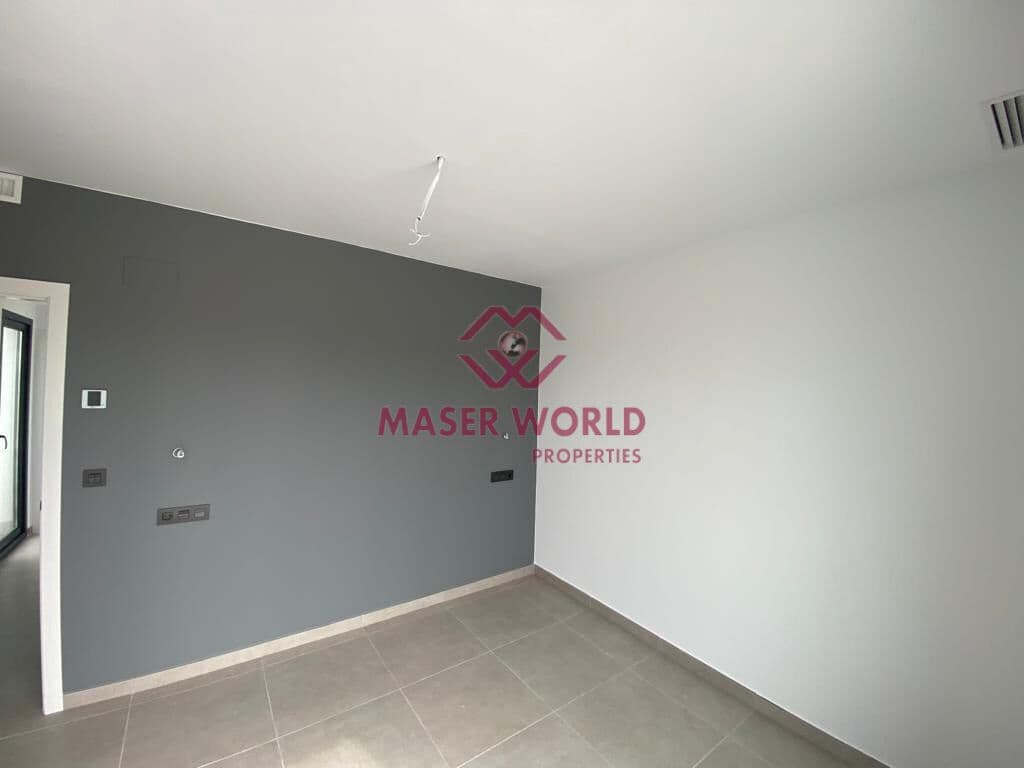 3 sypialnia Willa na sprzedaż w Los Alcazares z basenem garażem - 349 900 € (Ref: 9347236)