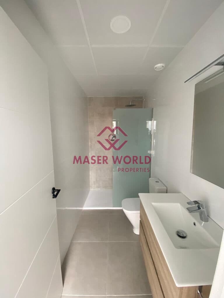 3 sypialnia Willa na sprzedaż w Los Alcazares z basenem garażem - 349 900 € (Ref: 9347236)