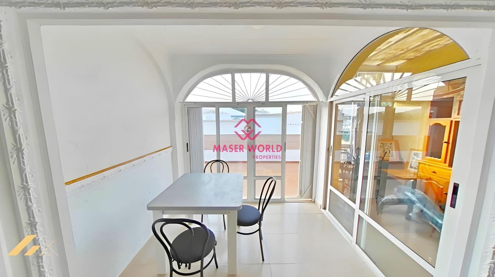 Chalet de 3 habitaciones en San Luis en venta con piscina garaje - 335.000 € (Ref: 9347238)