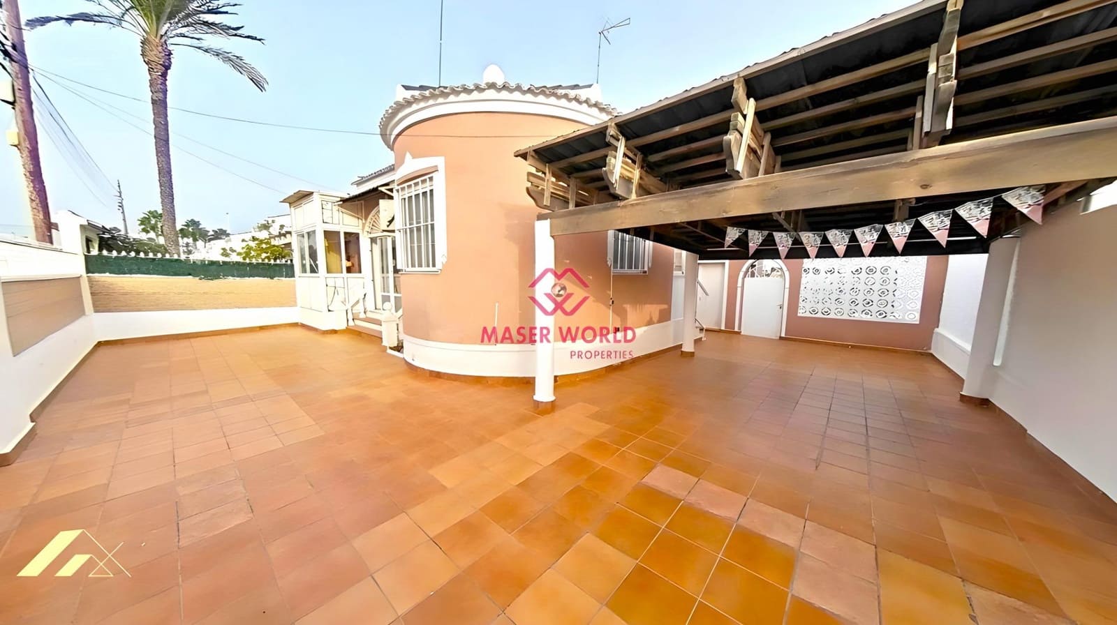 Chalet de 3 habitaciones en San Luis en venta con piscina garaje - 335.000 € (Ref: 9347238)