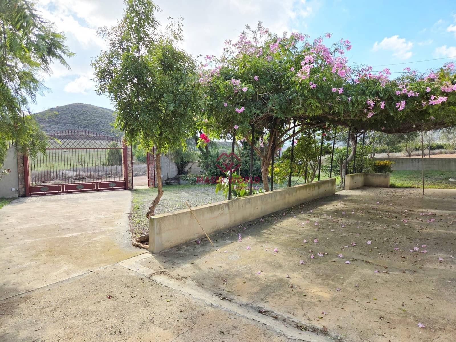 3 slaapkamer Finca/Landhuis te koop in Morata met garage - € 120.000 (Ref: 9407948)