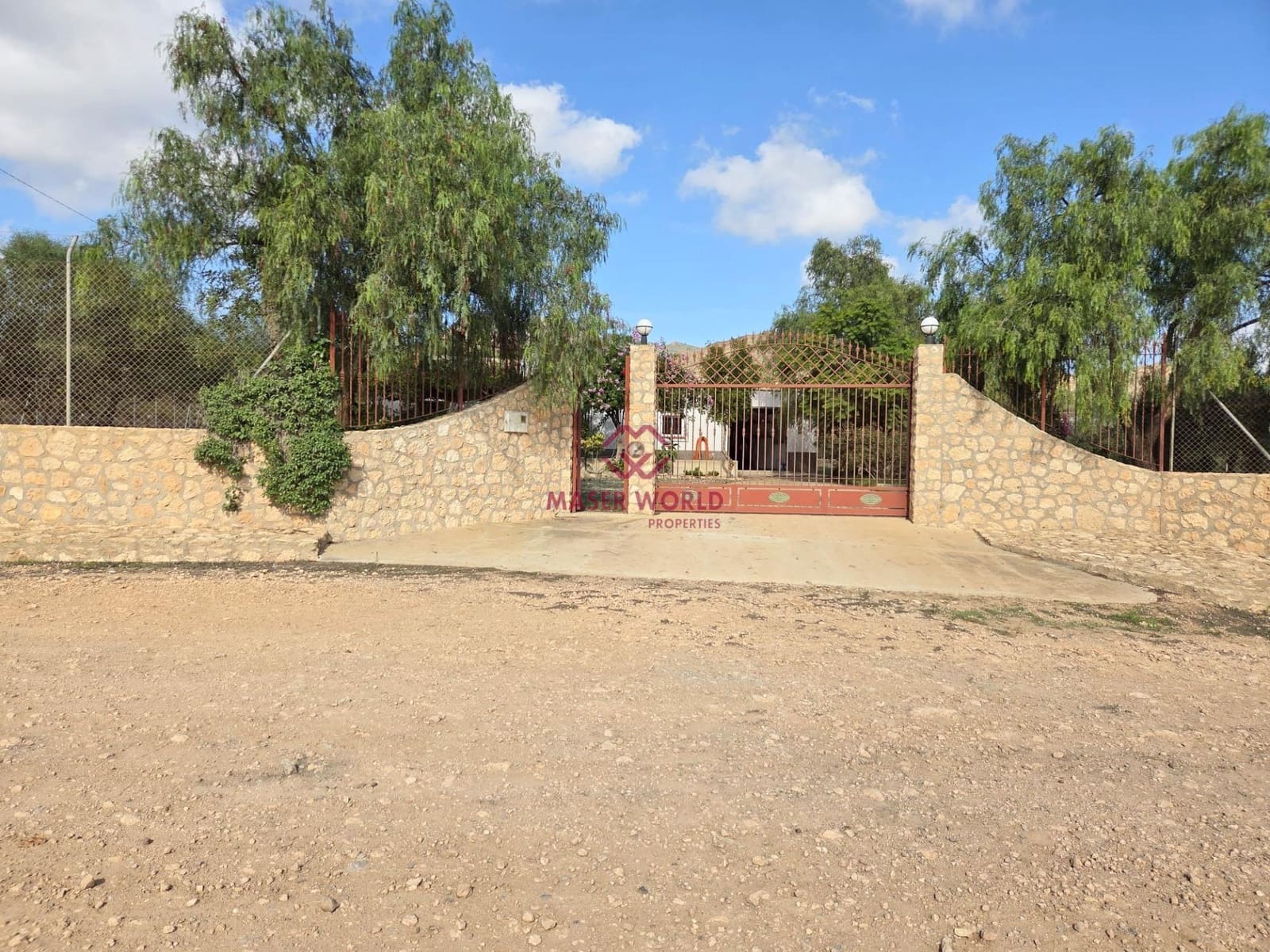 3 slaapkamer Finca/Landhuis te koop in Morata met garage - € 120.000 (Ref: 9407948)