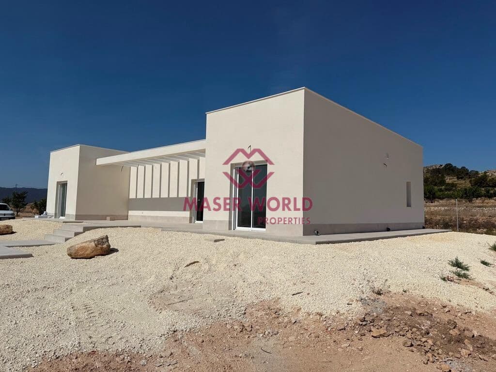 3 soveværelse Villa til salg i Pinoso med swimmingpool garage - € 356.000 (Ref: 9446251)