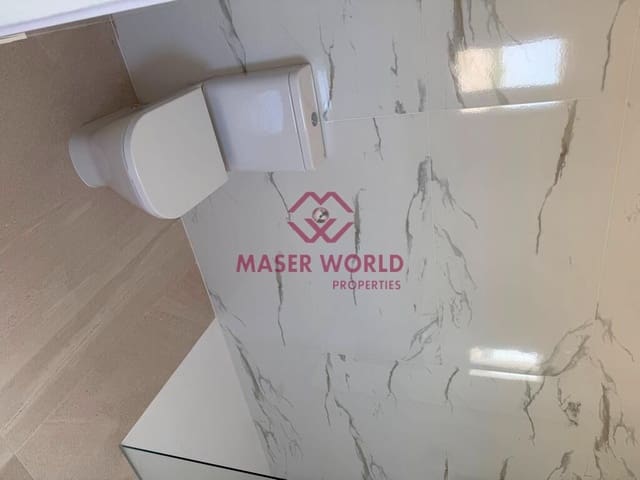 3 soveværelse Villa til salg i Pinoso med swimmingpool garage - € 356.000 (Ref: 9446251)