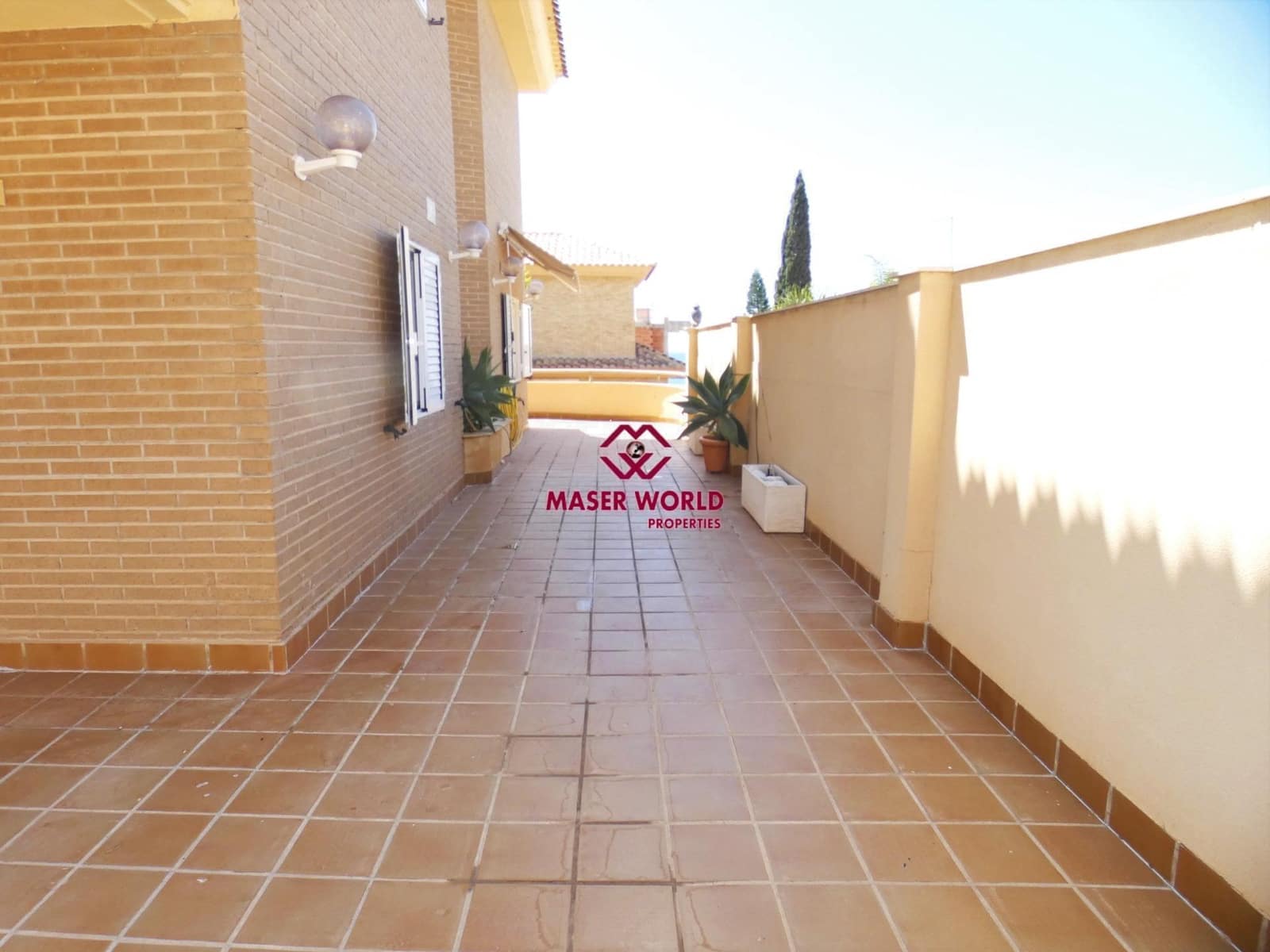5 bedroom Villa for sale in Bolnuevo with pool garage - € 840,000 (Ref: 9470649)