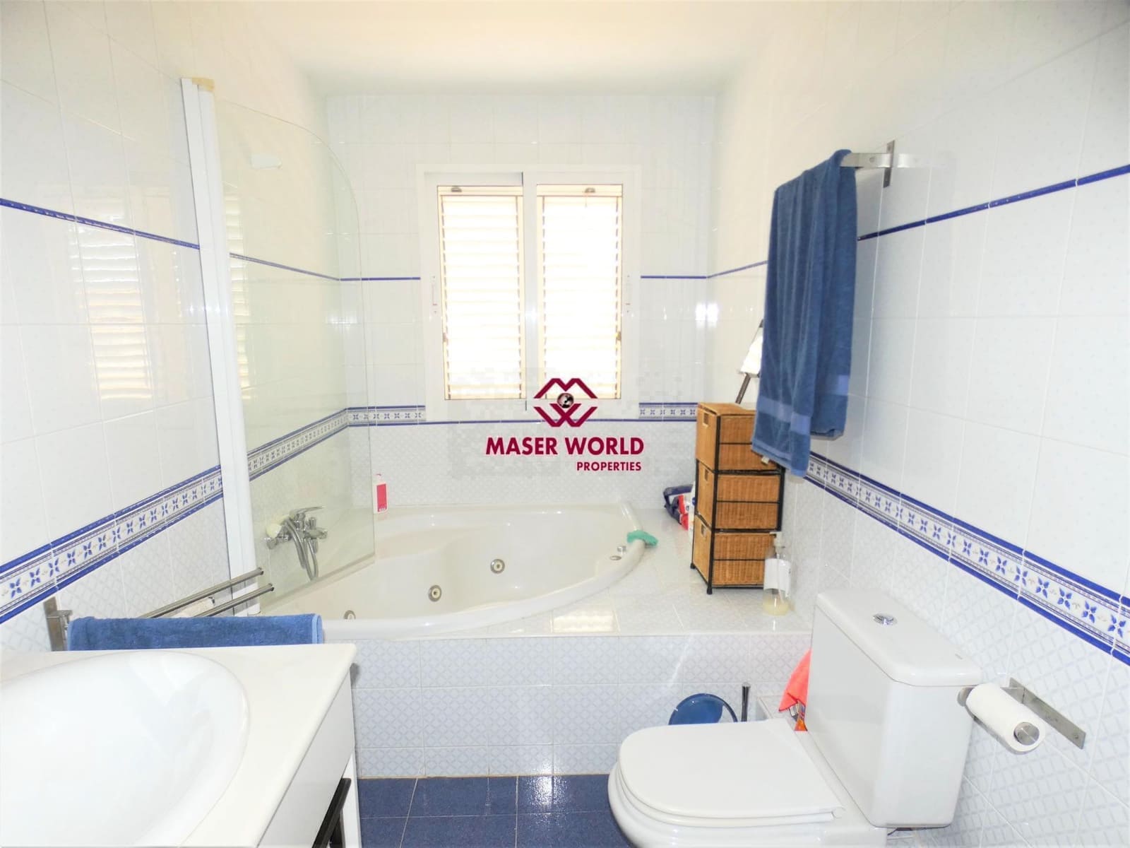 5 bedroom Villa for sale in Bolnuevo with pool garage - € 840,000 (Ref: 9470649)